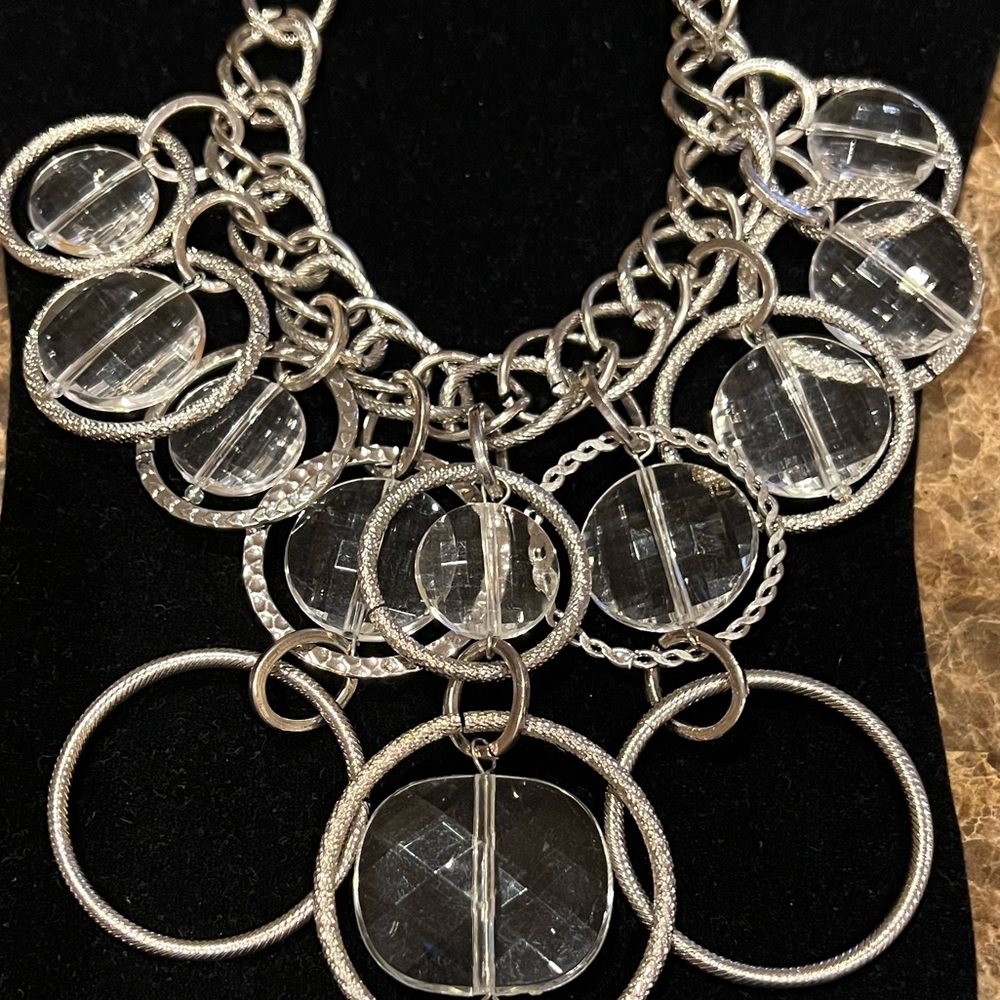 Andre Oliver Necklace Faceted Hammered Silver Florentine Circles FauxCrystal NWT - Picture 3 of 4